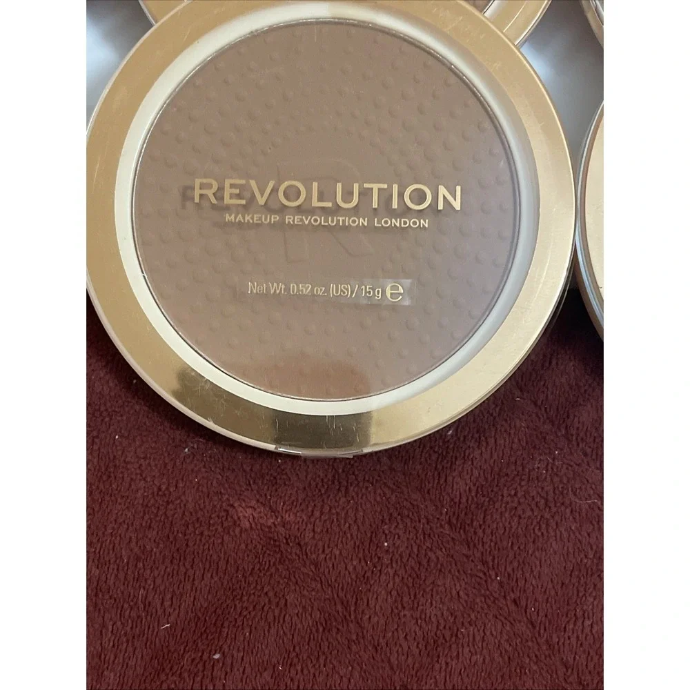 Lot Of 15 REVOLUTUION Makeup Revolution London Mega Bronzer COOL 01 SEALED Gift